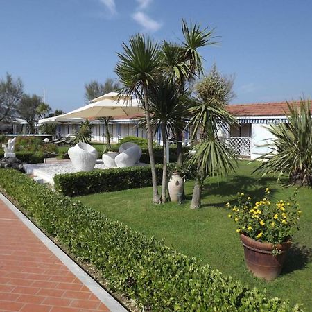 Bed And Breakfast Bagno Venezia Marina Di Carrara Buitenkant foto