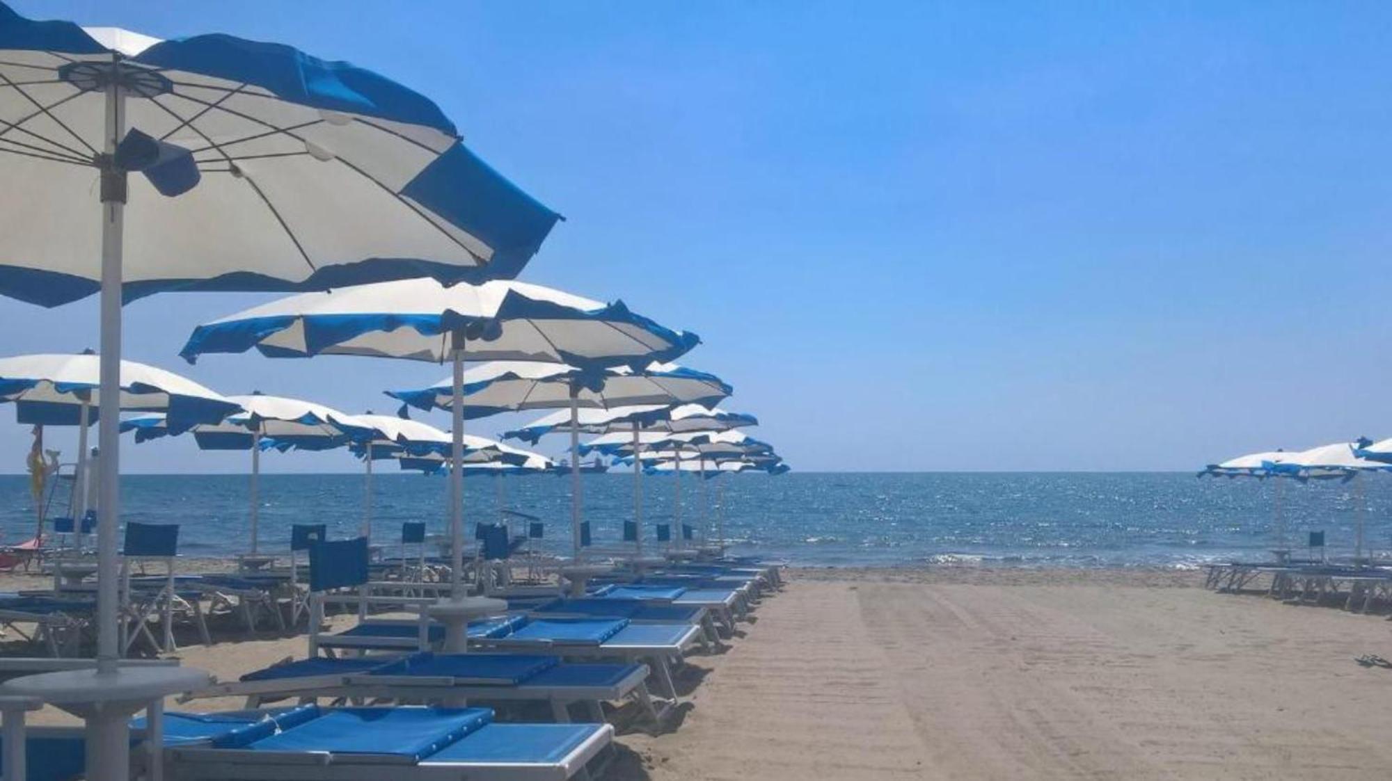 Bed And Breakfast Bagno Venezia Marina Di Carrara Buitenkant foto