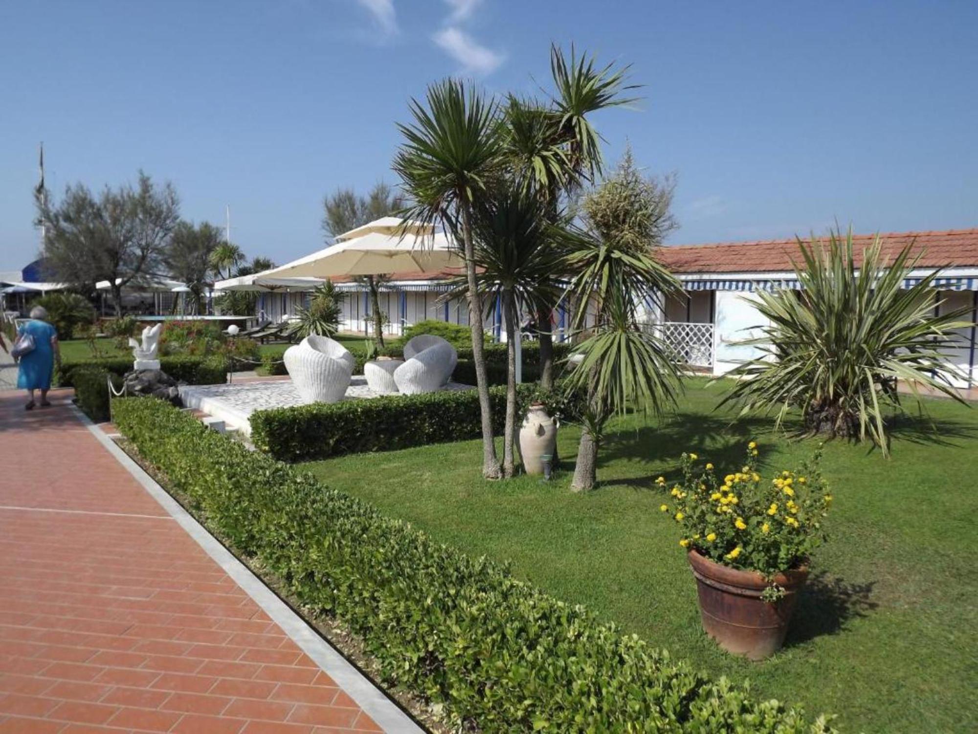 Bed And Breakfast Bagno Venezia Marina Di Carrara Buitenkant foto