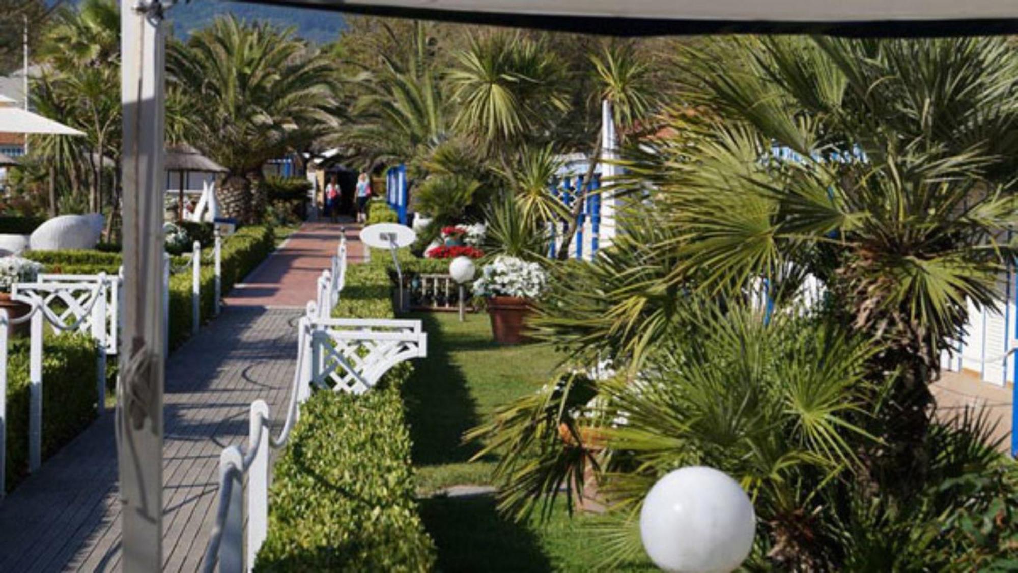 Bed And Breakfast Bagno Venezia Marina Di Carrara Buitenkant foto