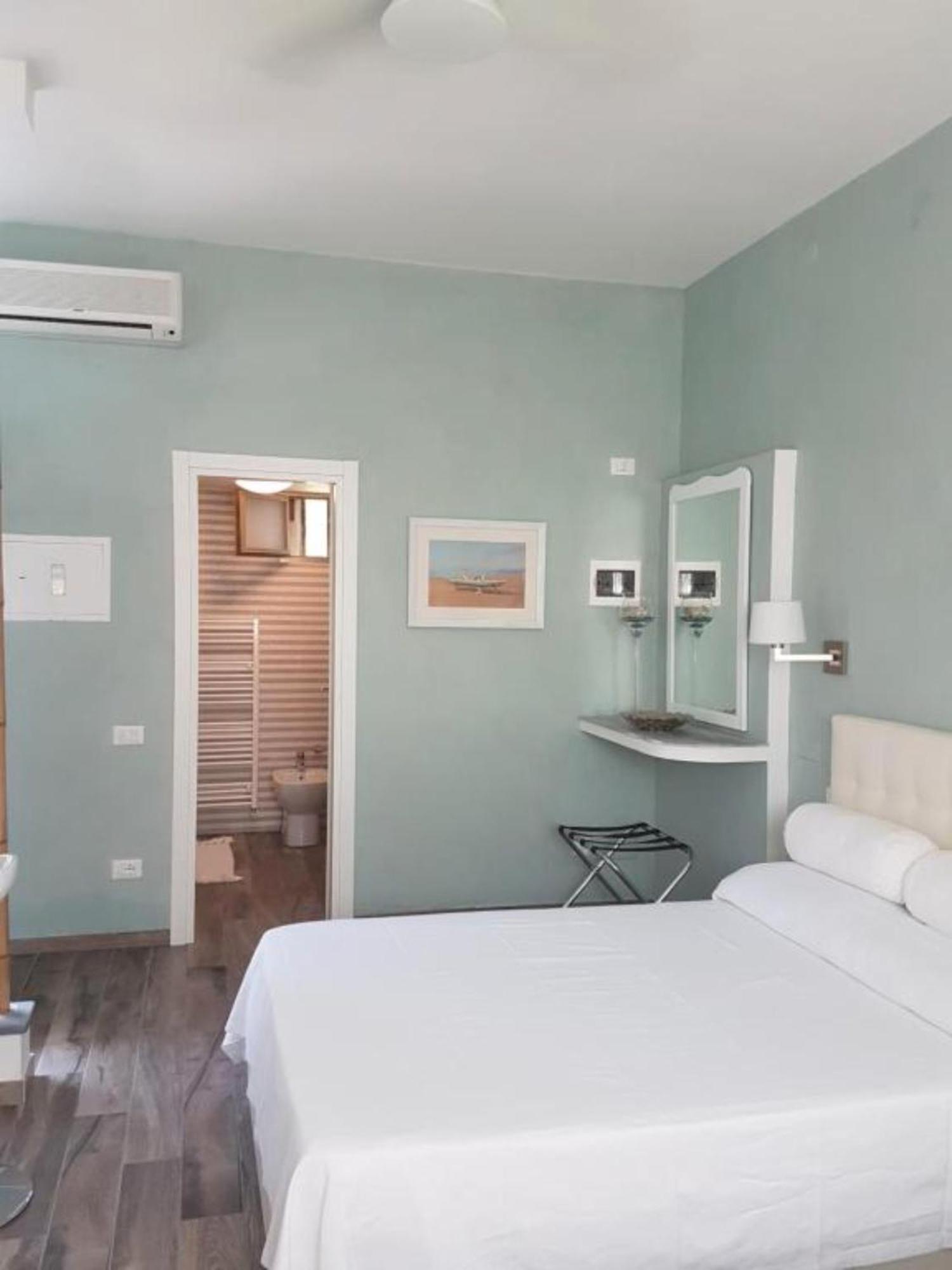Bed And Breakfast Bagno Venezia Marina Di Carrara Buitenkant foto